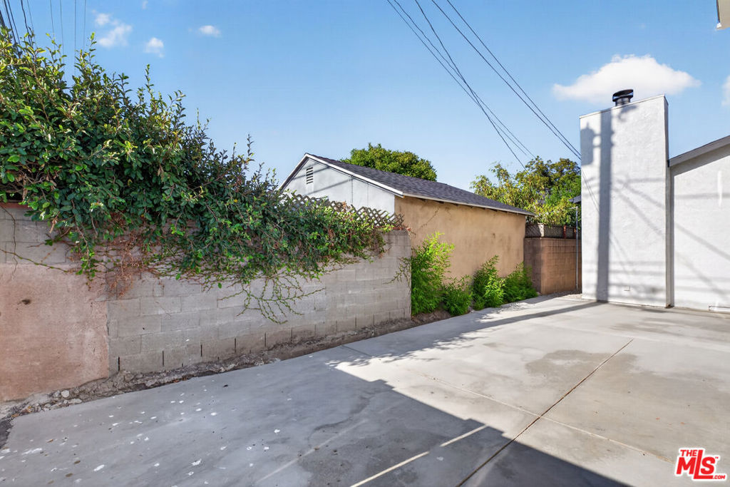 main property photo 38