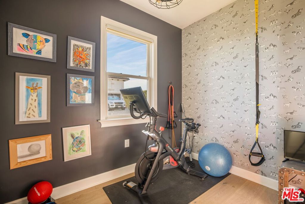 main property photo 31