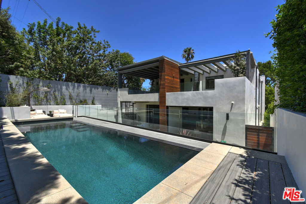 main property photo 74