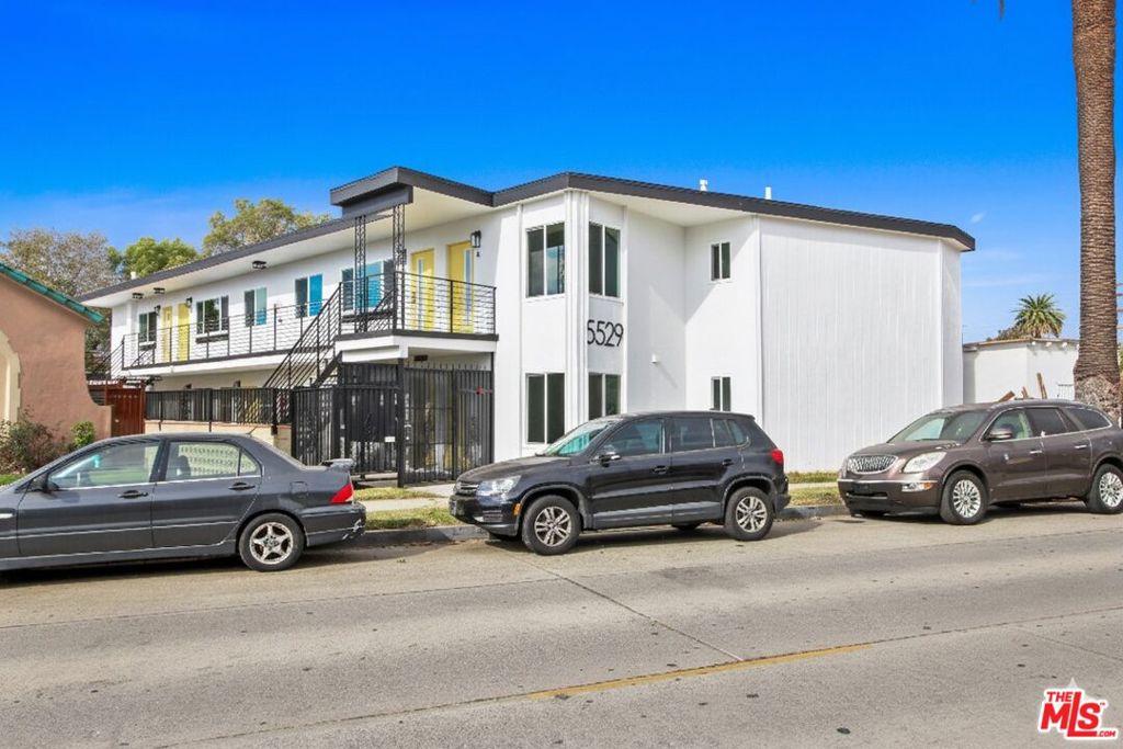 main property photo 5