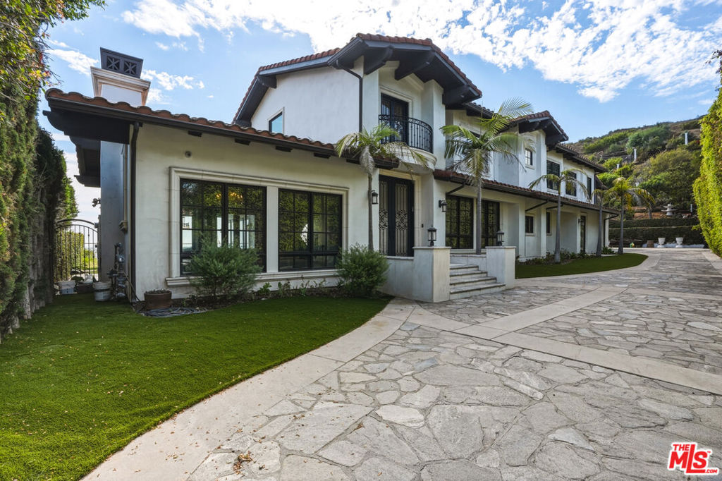 main property photo 12