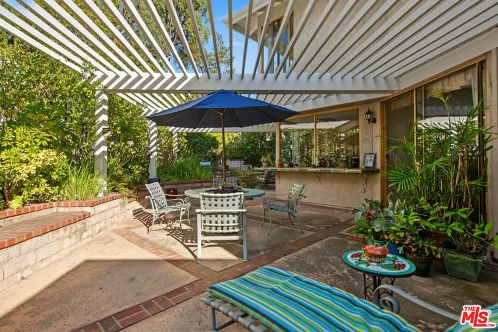 main property photo 47