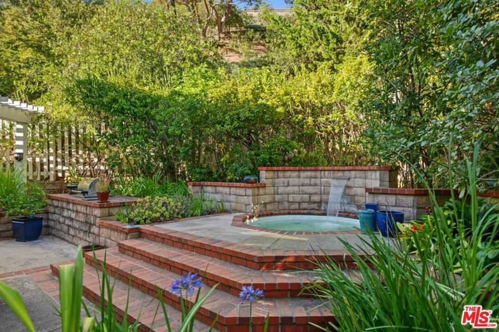main property photo 49