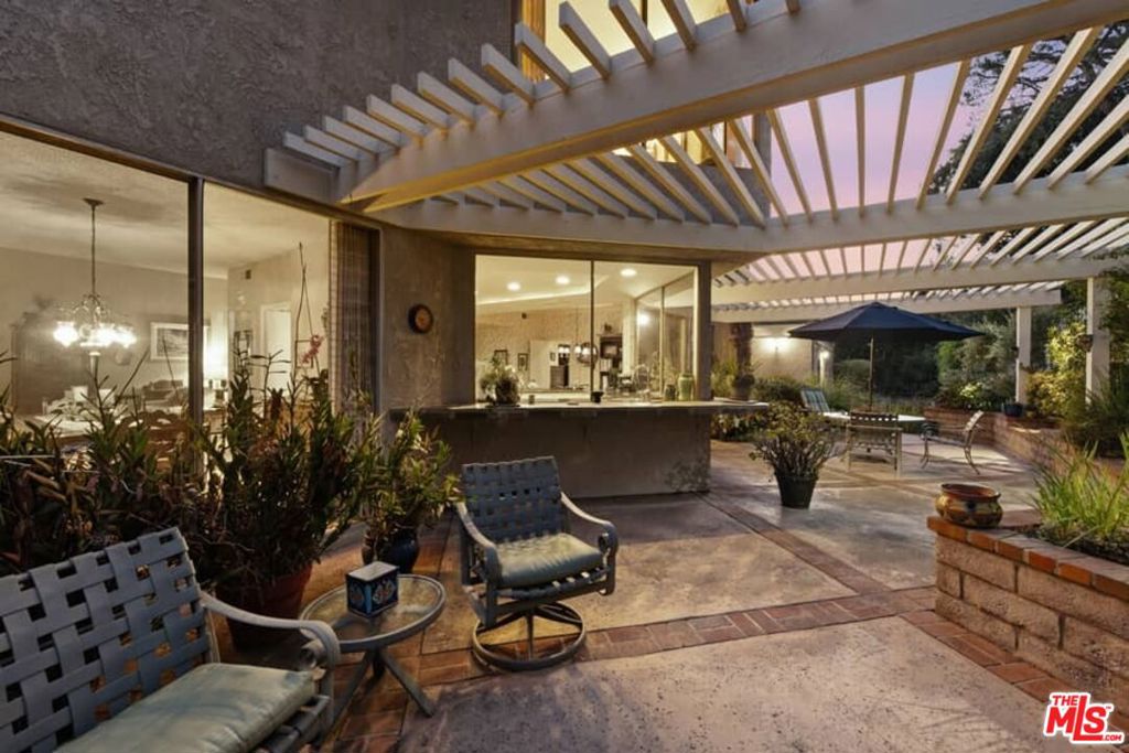 main property photo 59