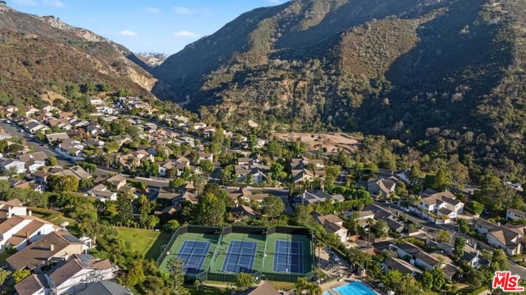 main property photo 70