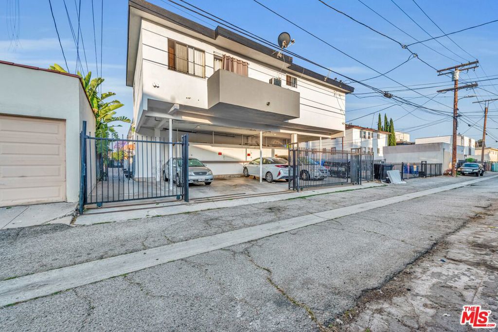 main property photo 15