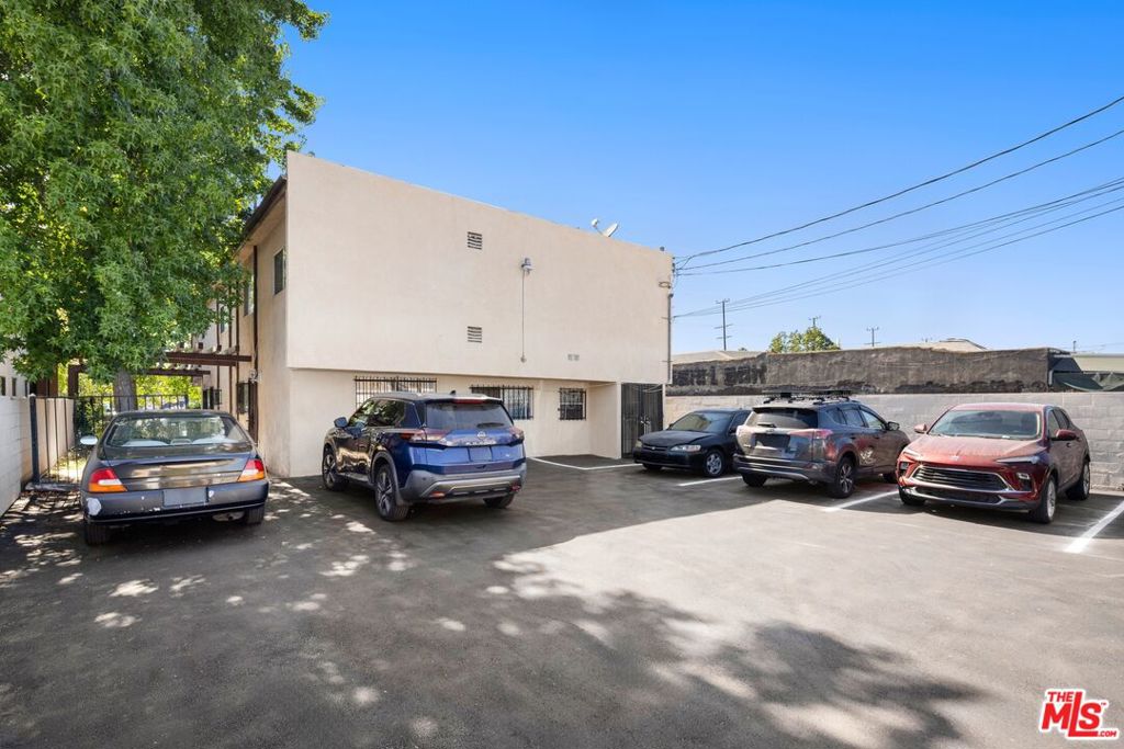 main property photo 10