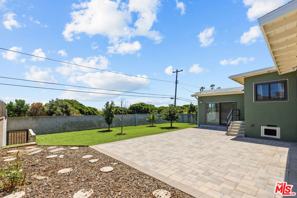 main property photo 19