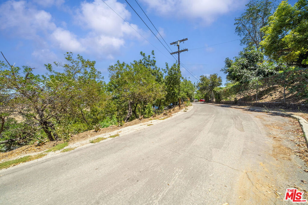 main property photo 11
