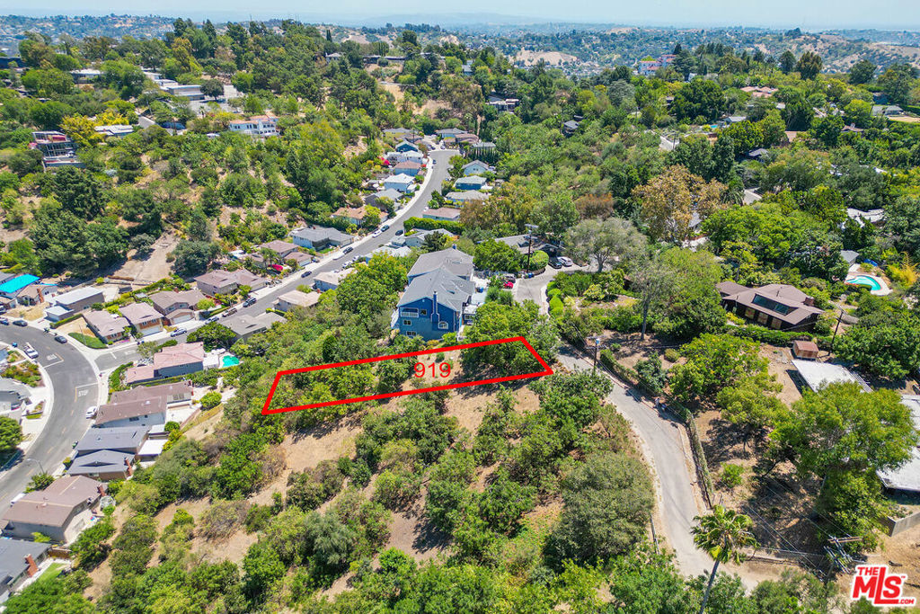 main property photo 4
