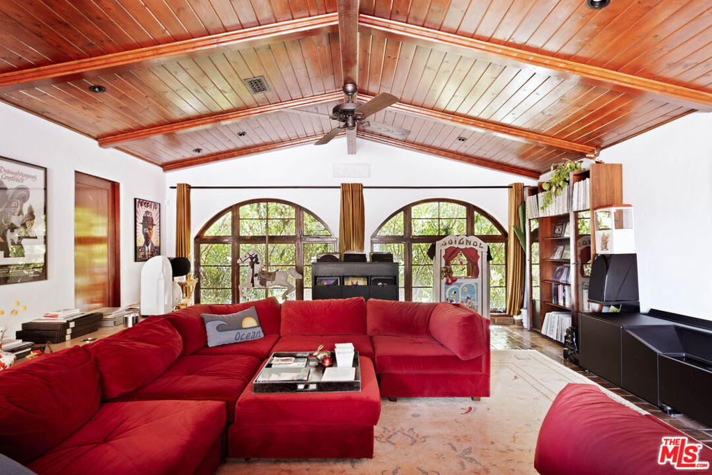 main property photo 13