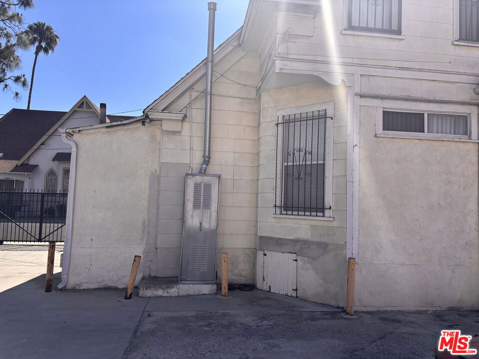 main property photo 13
