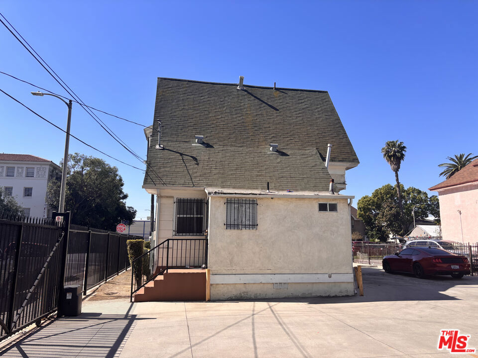 main property photo 15