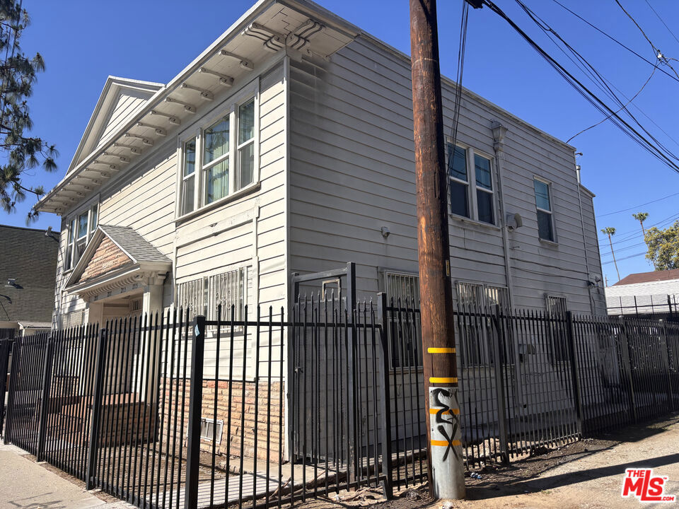 main property photo 18