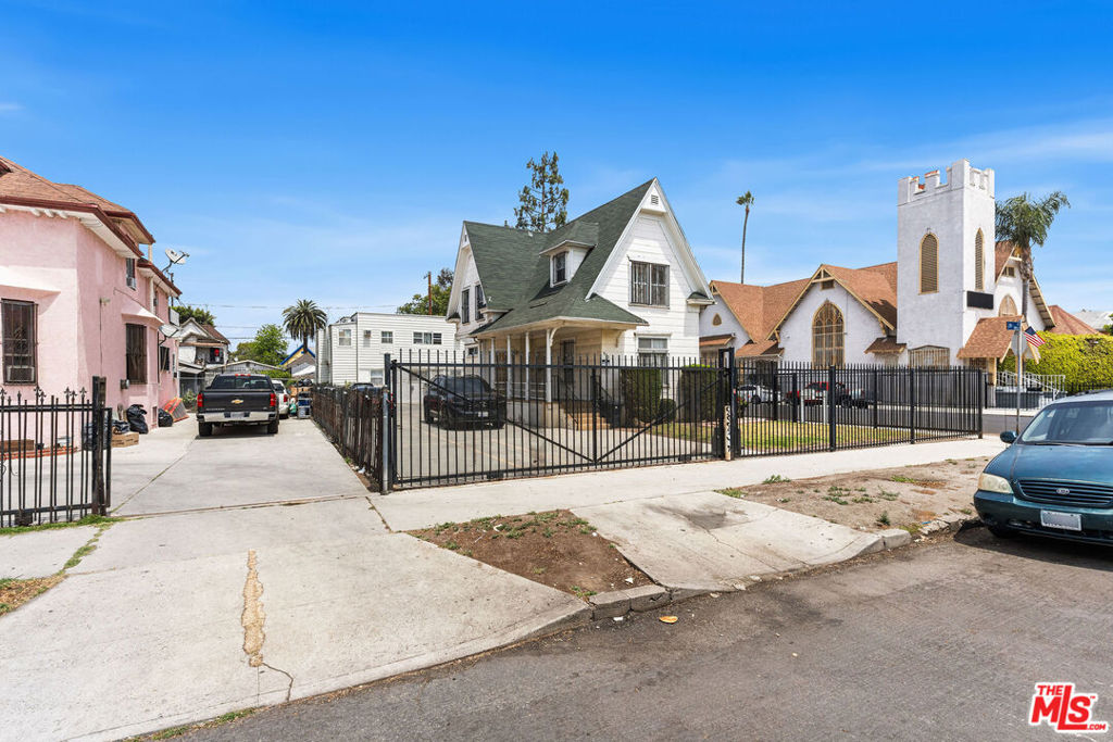 main property photo 4