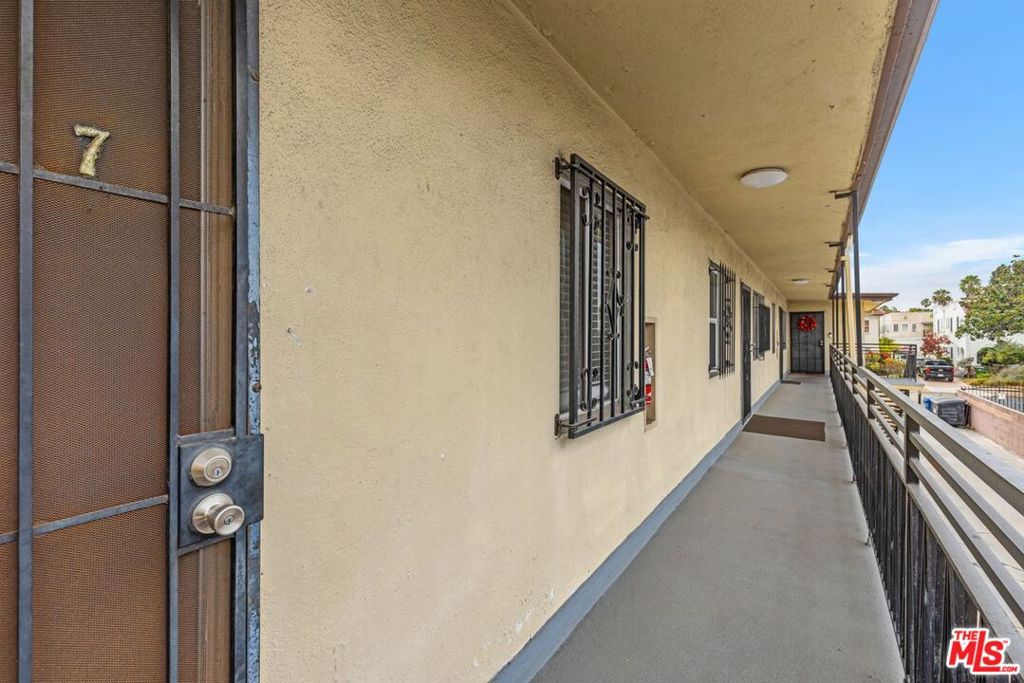 main property photo 29