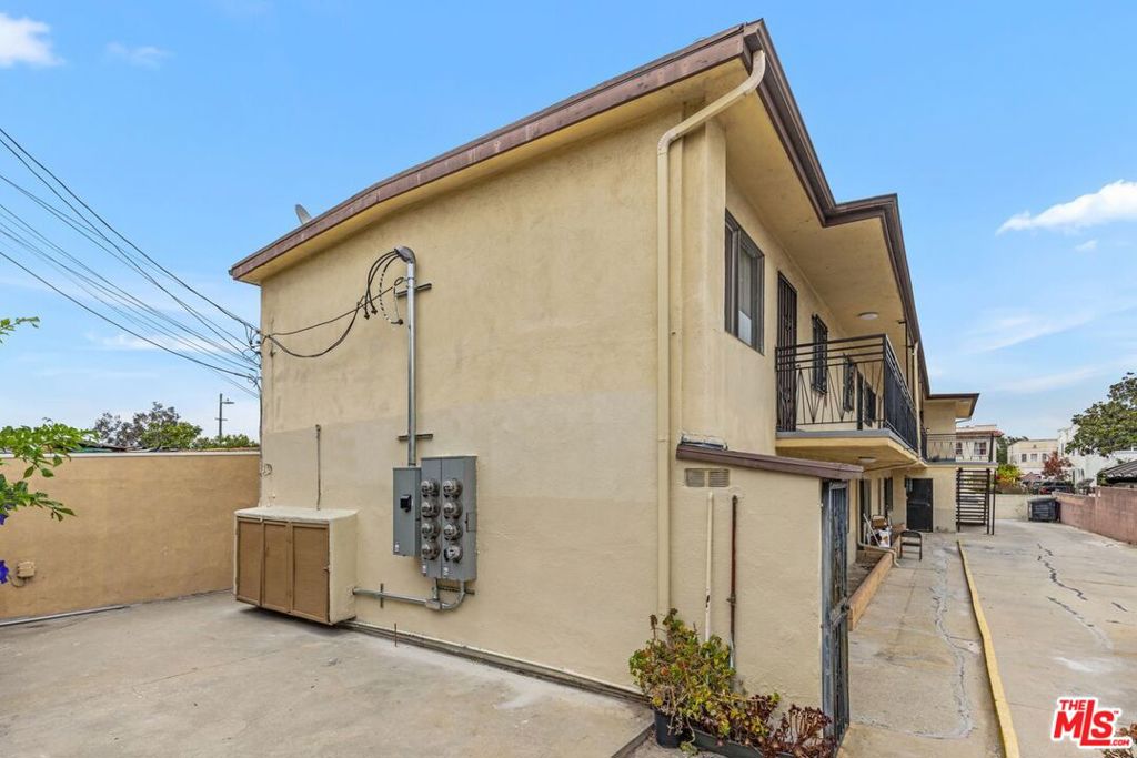 main property photo 33