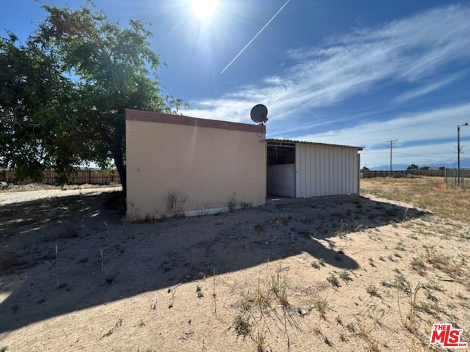 main property photo 16