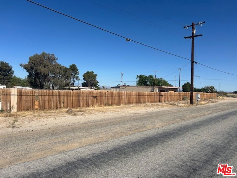 main property photo 6