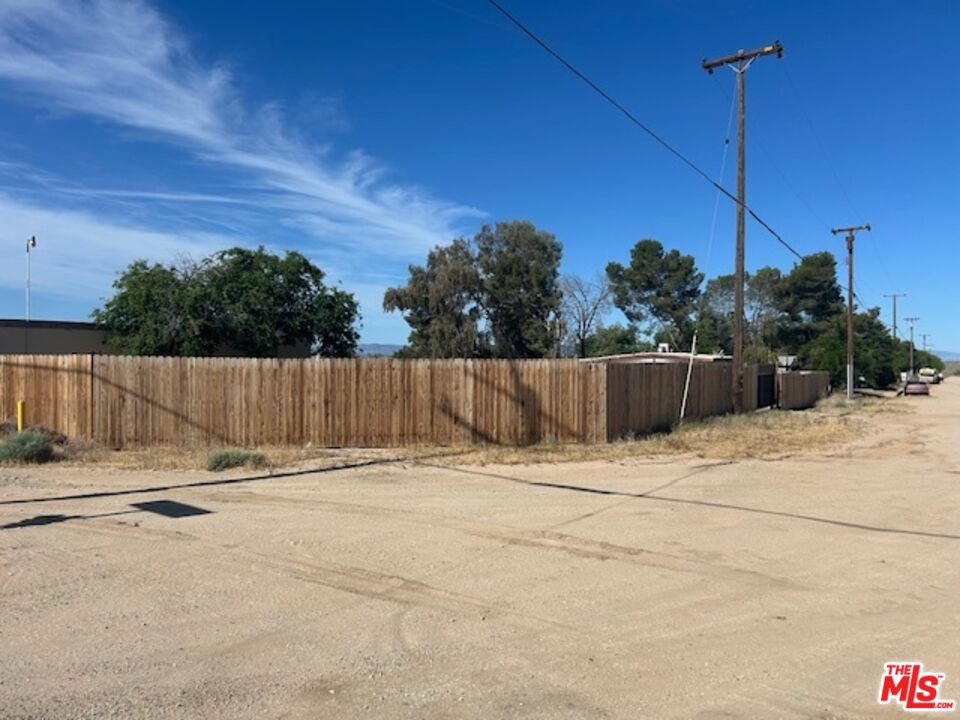 main property photo 8