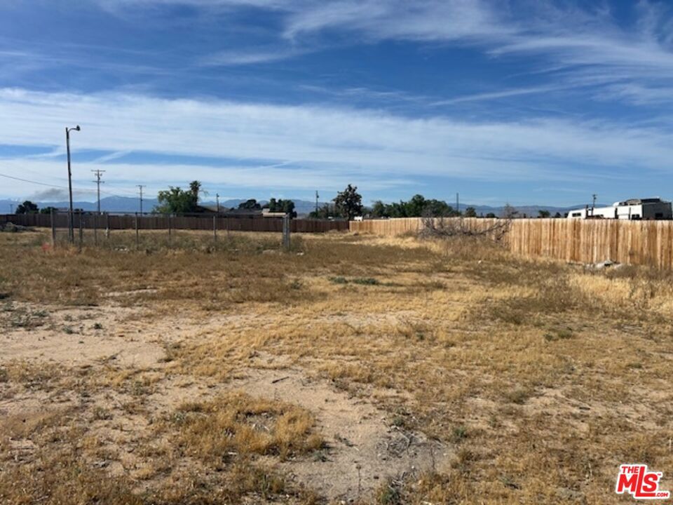 main property photo 9
