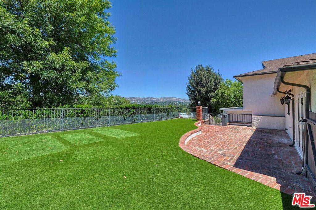 main property photo 29