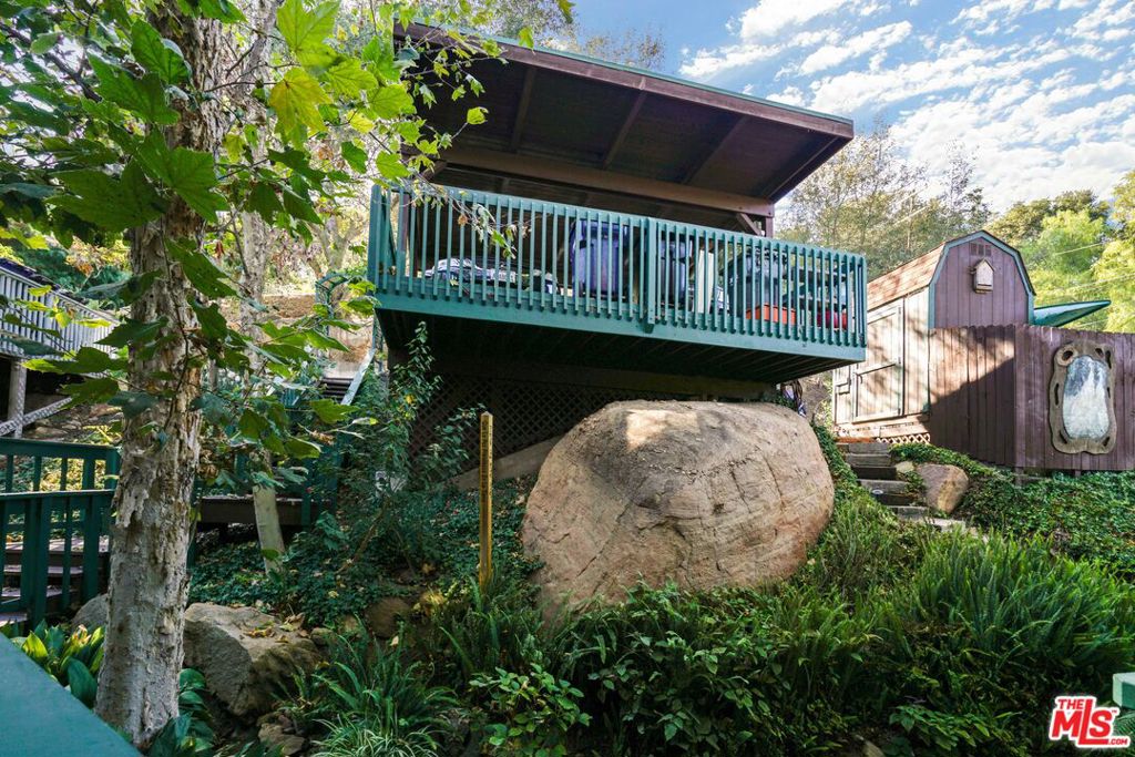 main property photo 40