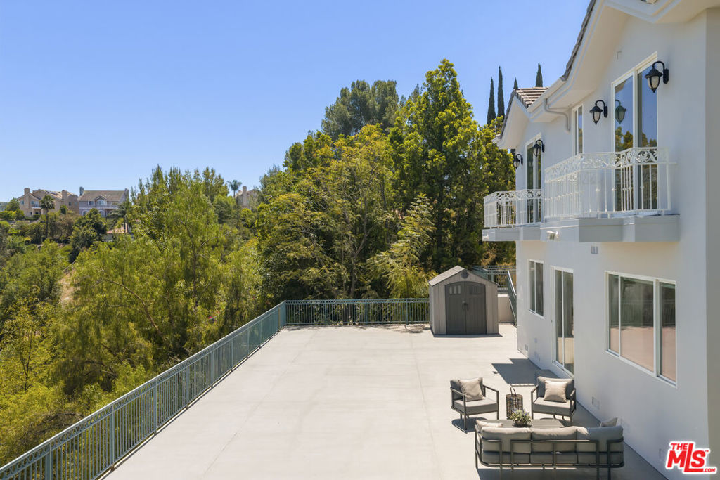 main property photo 33