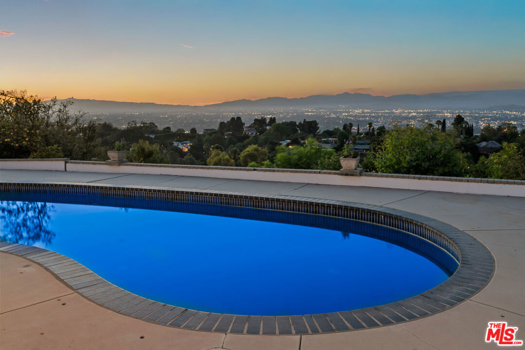 main property photo 50