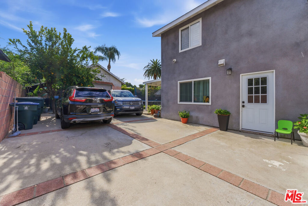 main property photo 40