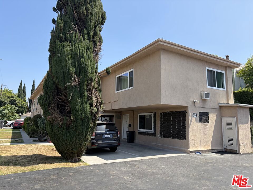 main property photo 11