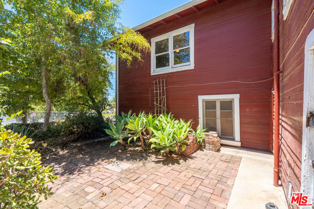 main property photo 22