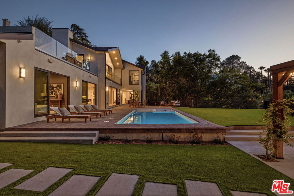 main property photo 50