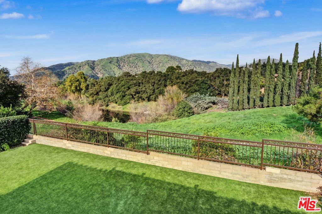 main property photo 28