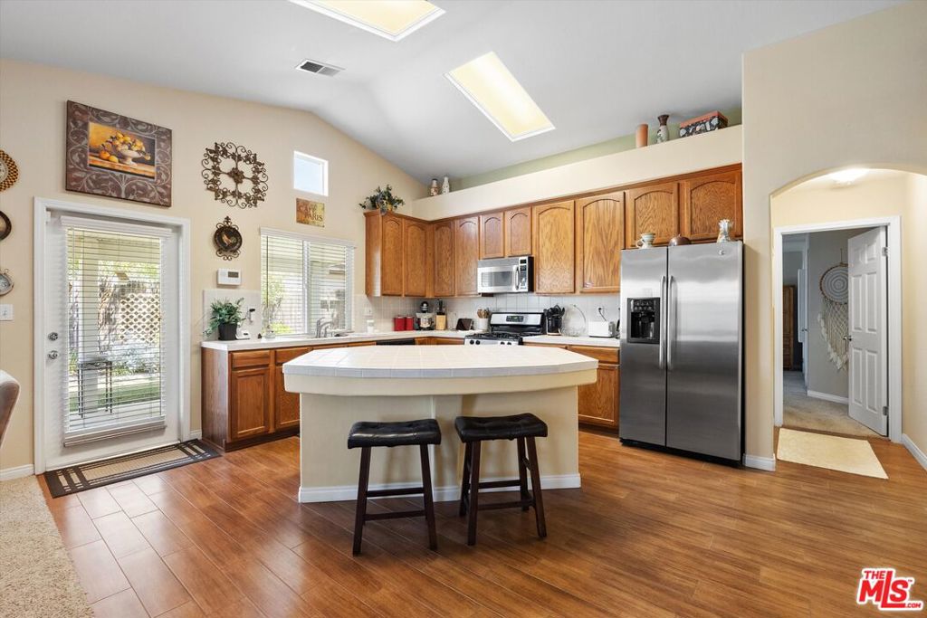 main property photo 14