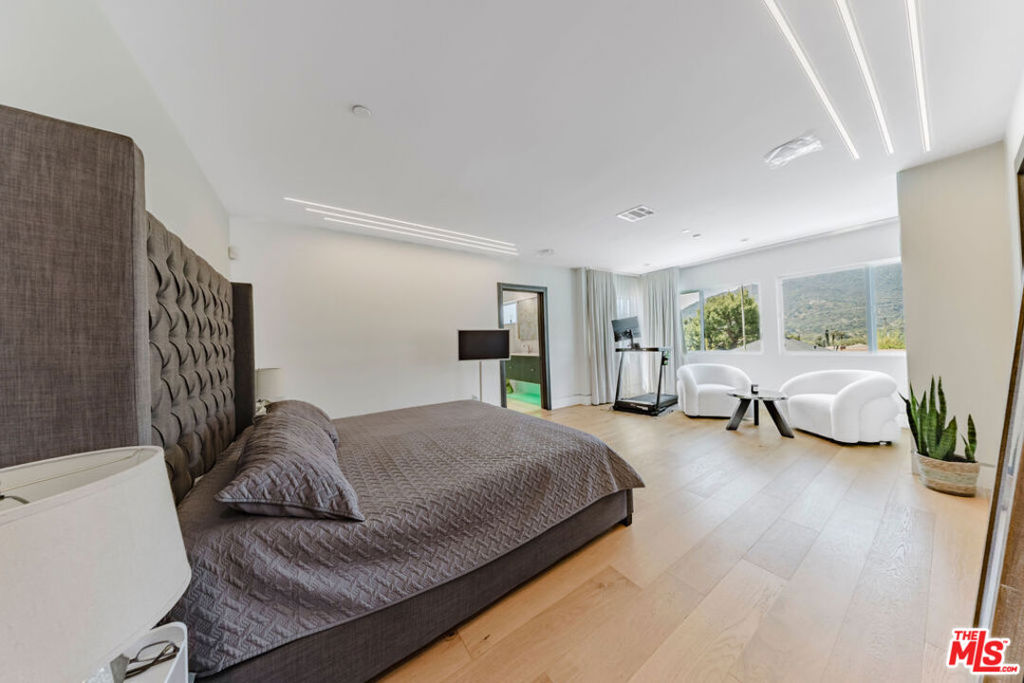 main property photo 66
