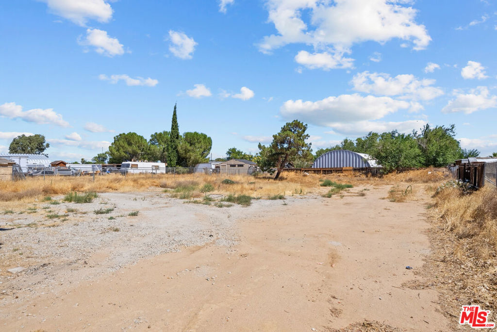 main property photo 30