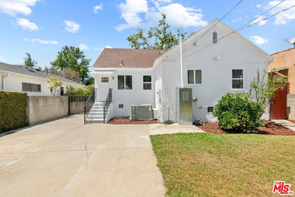 main property photo 29