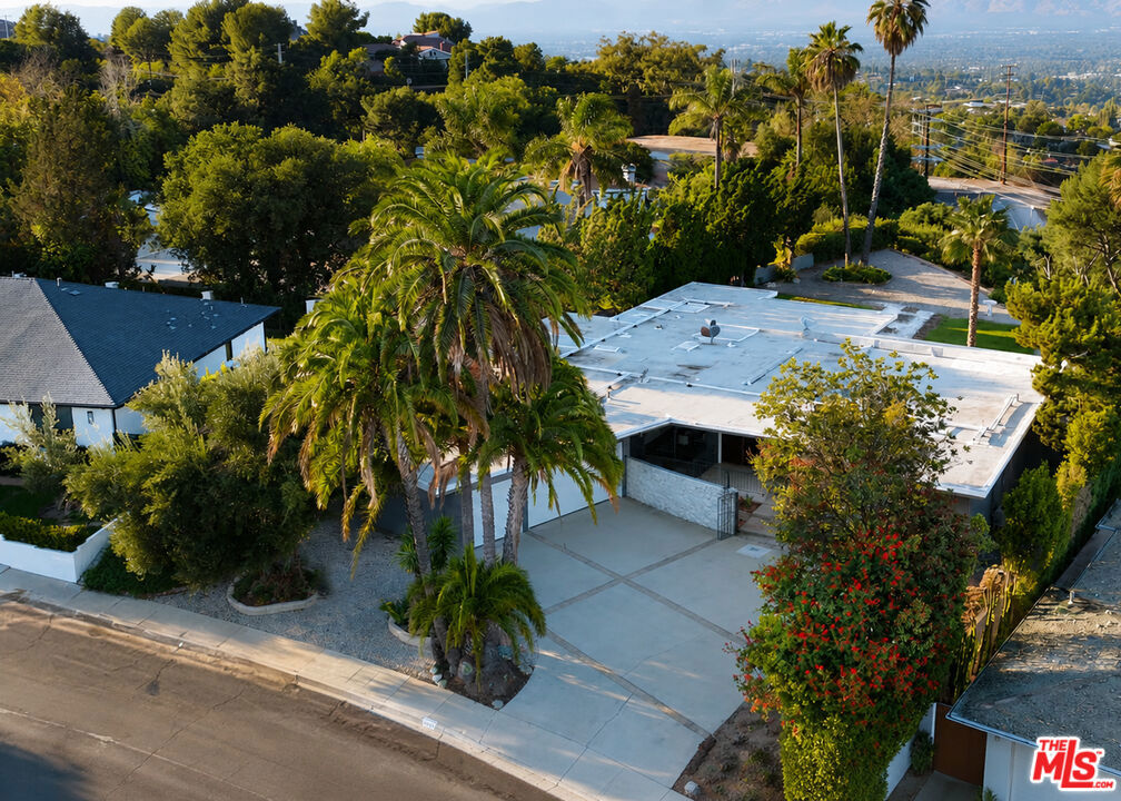main property photo 51