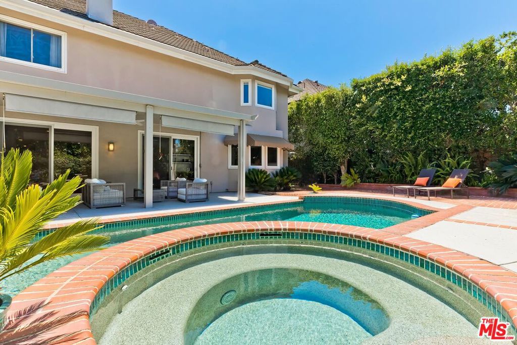 main property photo 51