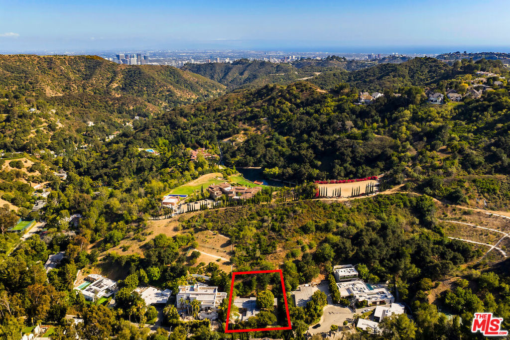 main property photo 17