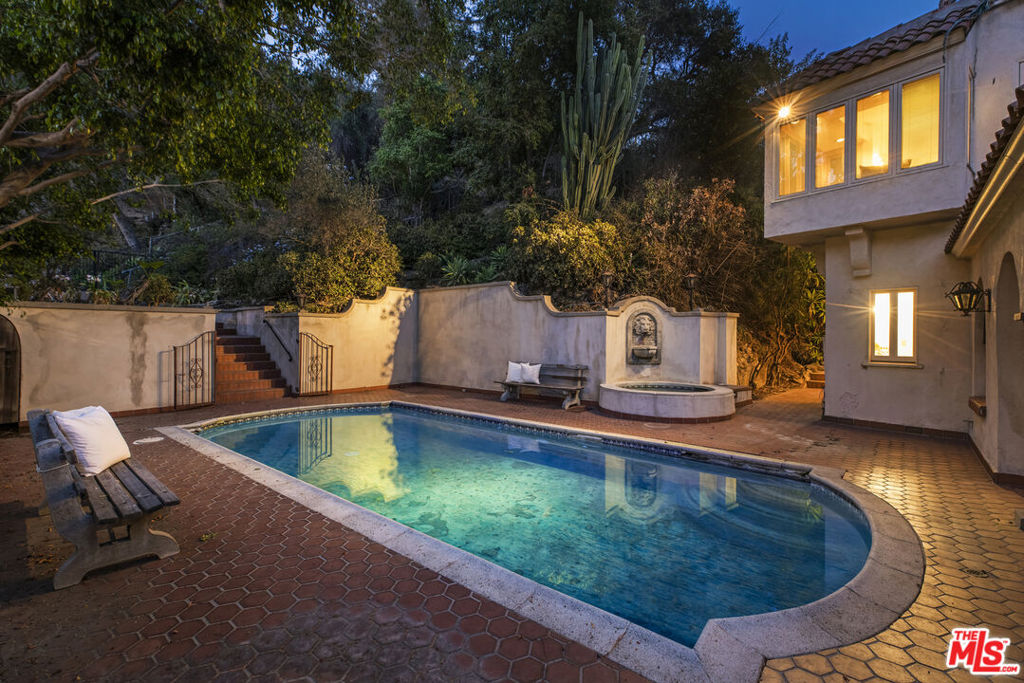 main property photo 39