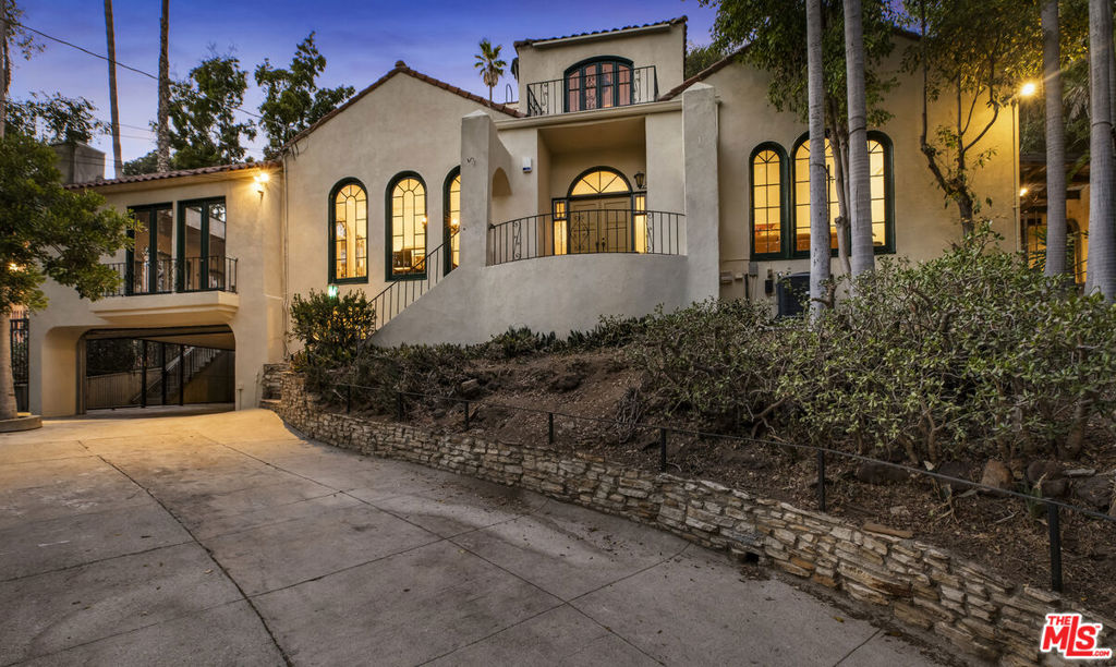main property photo 6
