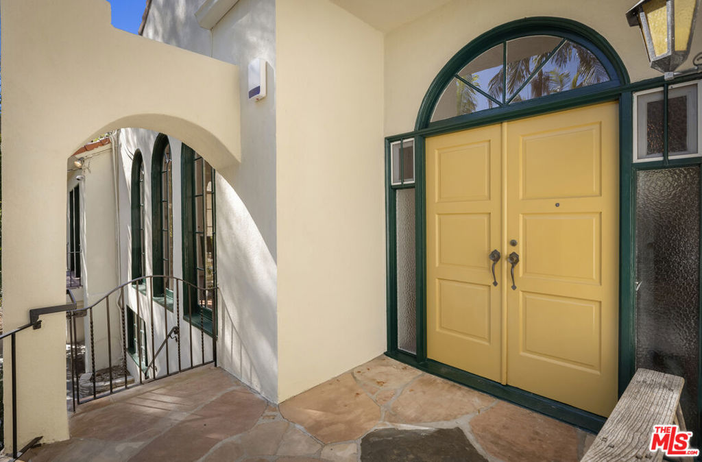 main property photo 9