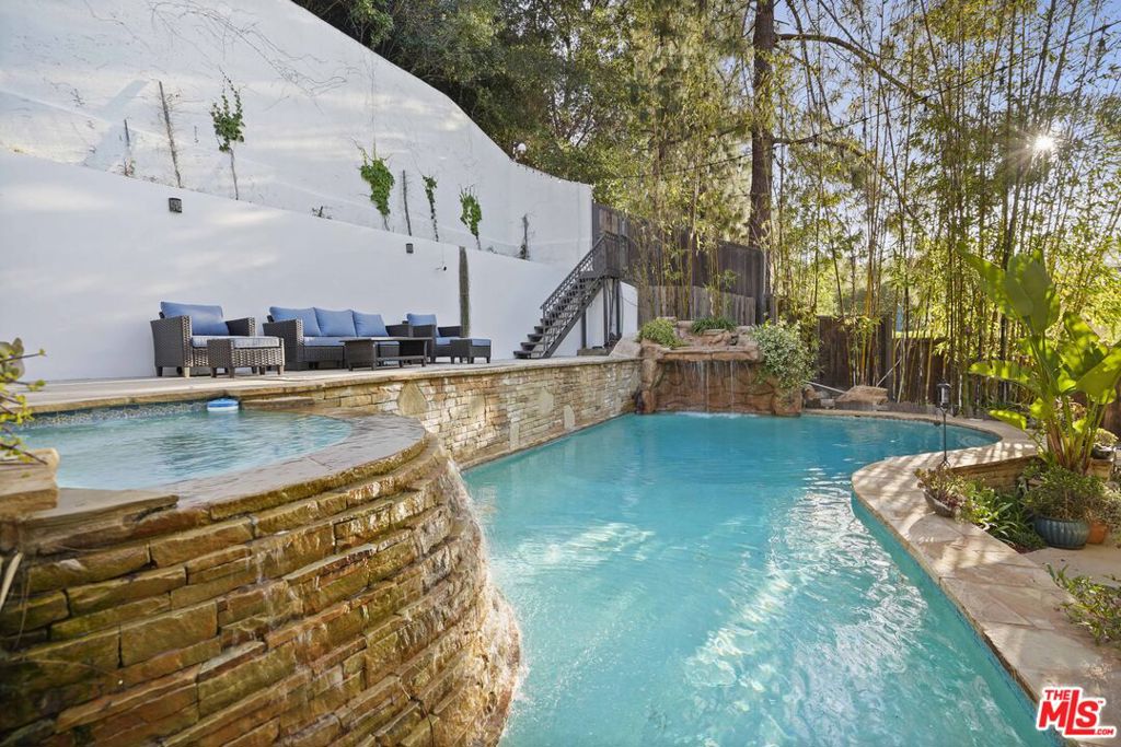 main property photo 59