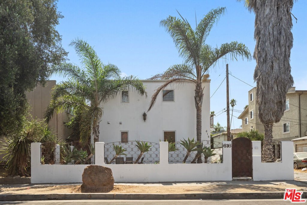 main property photo 10
