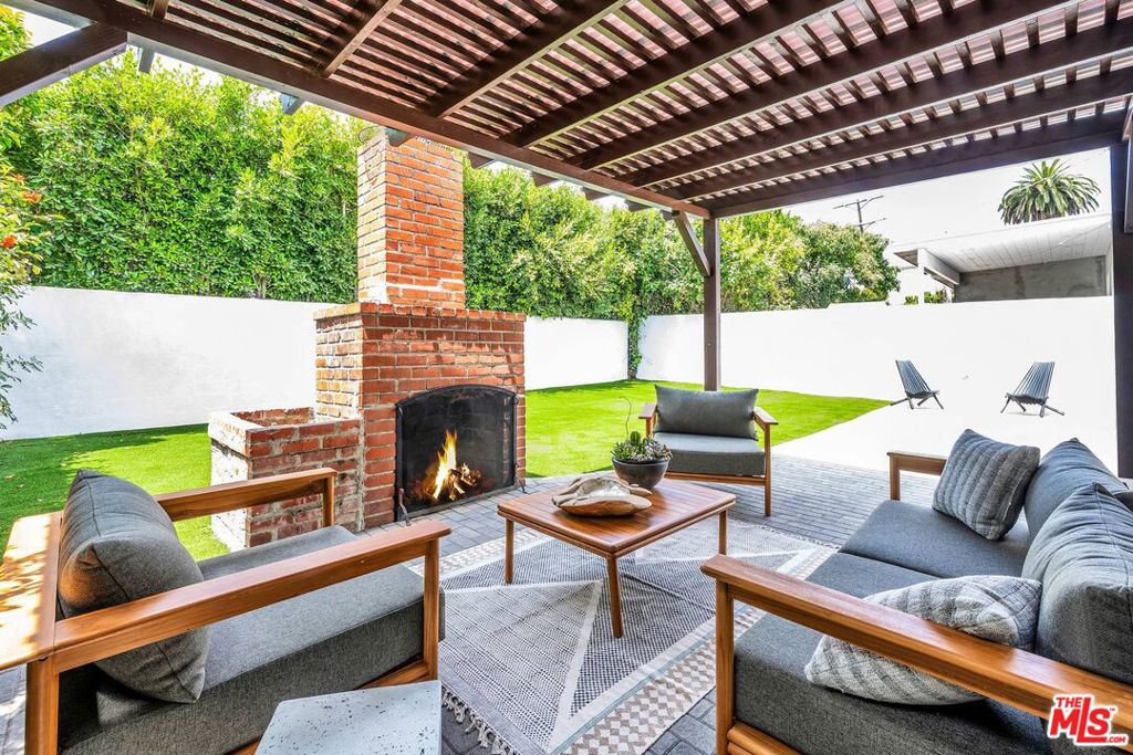 main property photo 32