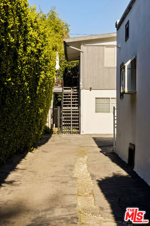 main property photo 13