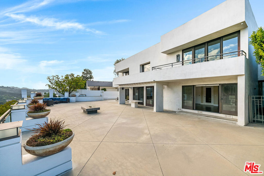 main property photo 39