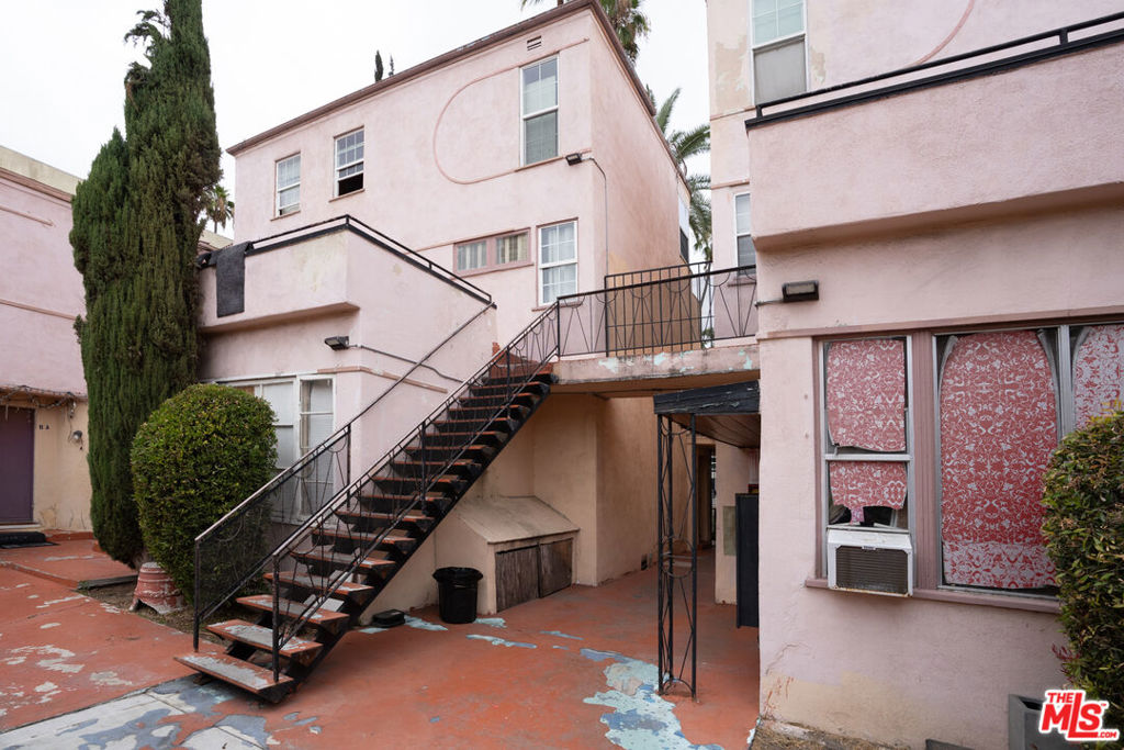 main property photo 10